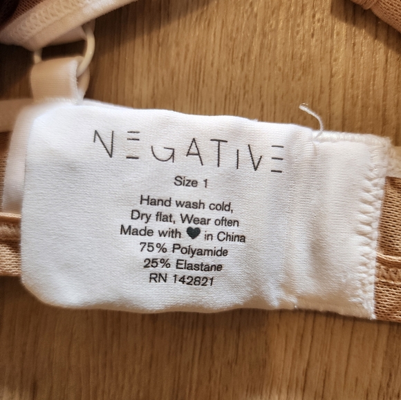 Negative bras - Picture 5 of 5
